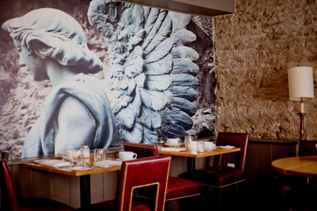 The Archangel,Restaurant & Bar With Rooms Frome Extérieur photo